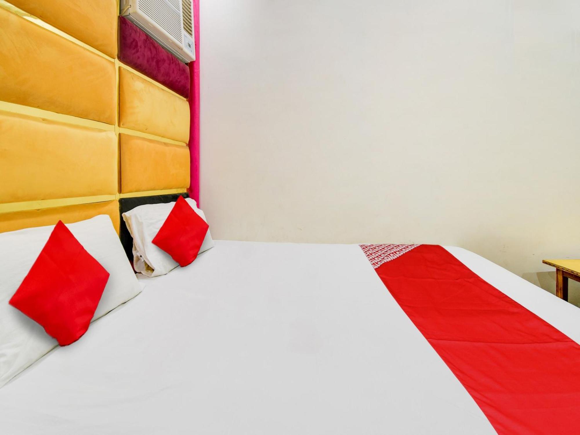 Hotel O Double Rr 3*