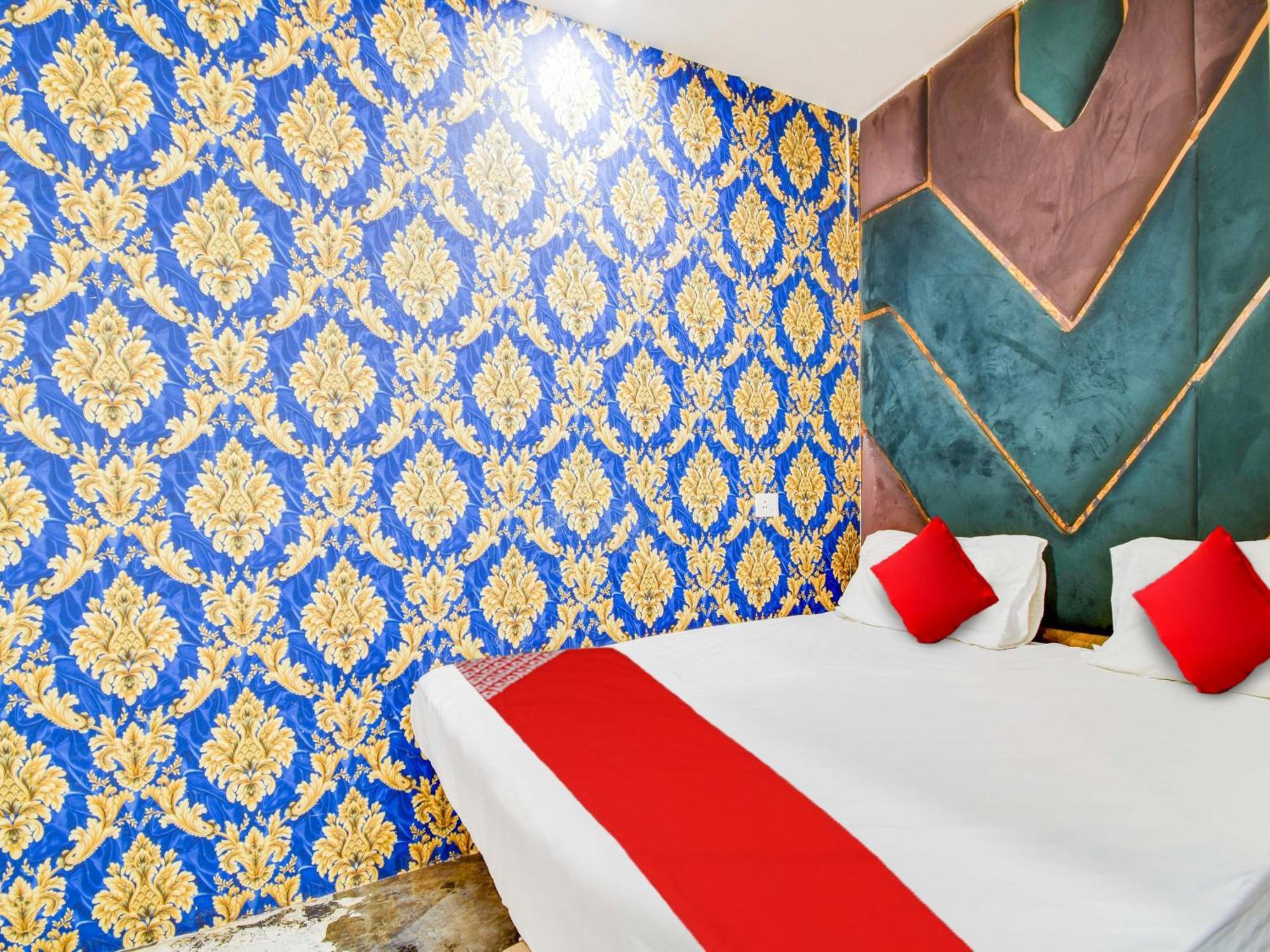 Hotel O Double Rr 3*